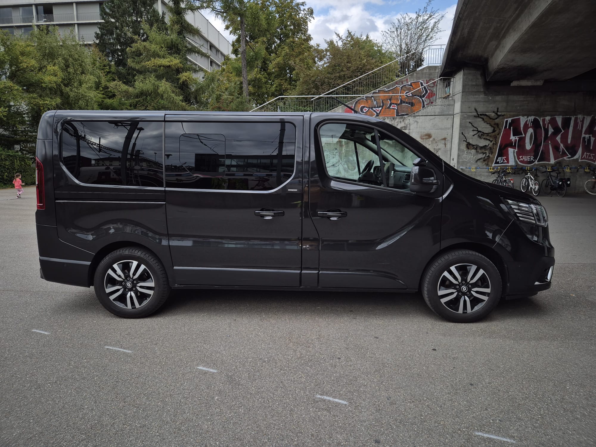 Taxi 48 Van Seitenansicht in Zuerich